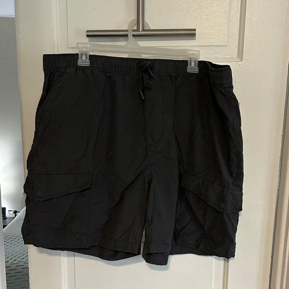 Old Navy Cargo Shorts - Picture 1 of 2